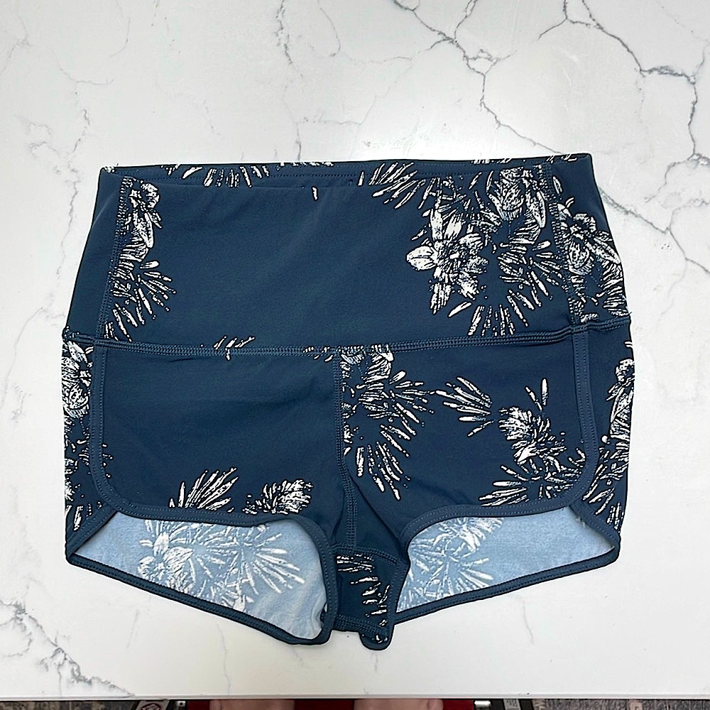 Vuori Shorts